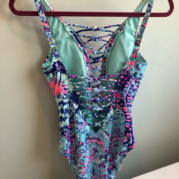 SOLD Lilly Pulitzer Isle Lattice One Piece Swim - Picture 3 of 6